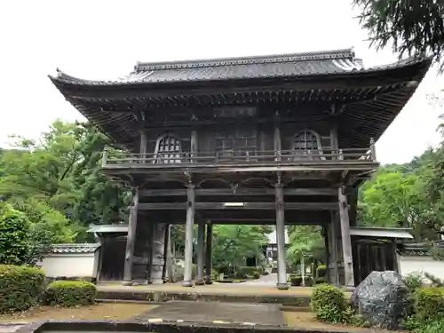 高成寺の山門