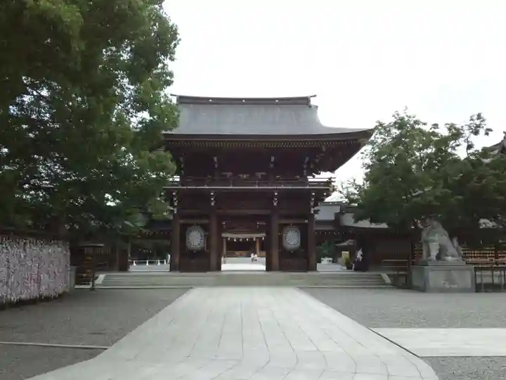 寒川神社の山門・神門