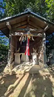 稲荷社（南笠2号墳内）(滋賀県)