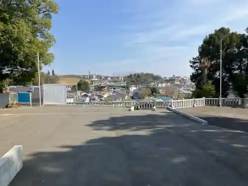 熊野神社の{uncategorized: "未分類", other: "その他", undefined: "問題あり", building: "その他建物", grave: "お墓", sacred_gate: "鳥居", guardian: "狛犬", statue: "像", buddha: "仏像", history: "歴史", nature: "自然", garden: "庭園", animal: "動物", pagoda: "塔", temizu: "手水舎", mountain_gate: "山門・神門", sanctuary: "本殿・本堂", subordinate: "末社・摂社", art: "芸術", scenery: "景色", jizo: "地蔵", ema: "絵馬", goshuin: "御朱印", omikuji: "おみくじ", items: "授与品その他", amulet: "お守り", goshuincho: "御朱印帳", eats: "食事", festival: "お祭り", votive_dance: "神楽", shichigosan: "七五三参", wedding: "結婚式", experience: "体験その他", initially: "初詣", around: "周辺", anti_infection: "感染症対策"}