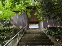 恩志呂神社の山門・神門