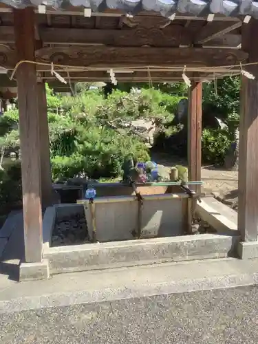 苗村神社の手水舎