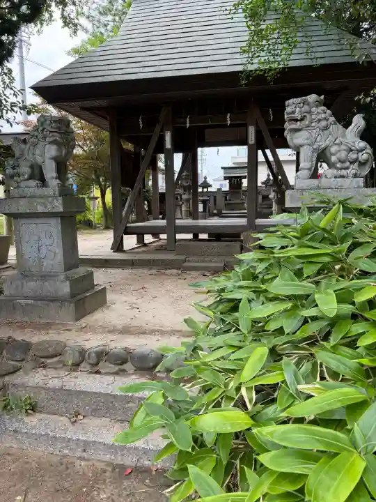 児ノ口社の{uncategorized: "未分類", other: "その他", undefined: "問題あり", building: "その他建物", grave: "お墓", sacred_gate: "鳥居", guardian: "狛犬", statue: "像", buddha: "仏像", history: "歴史", nature: "自然", garden: "庭園", animal: "動物", pagoda: "塔", temizu: "手水舎", mountain_gate: "山門・神門", sanctuary: "本殿・本堂", subordinate: "末社・摂社", art: "芸術", scenery: "景色", jizo: "地蔵", ema: "絵馬", goshuin: "御朱印", omikuji: "おみくじ", items: "授与品その他", amulet: "お守り", goshuincho: "御朱印帳", eats: "食事", festival: "お祭り", votive_dance: "神楽", shichigosan: "七五三参", wedding: "結婚式", experience: "体験その他", initially: "初詣", around: "周辺", anti_infection: "感染症対策"}