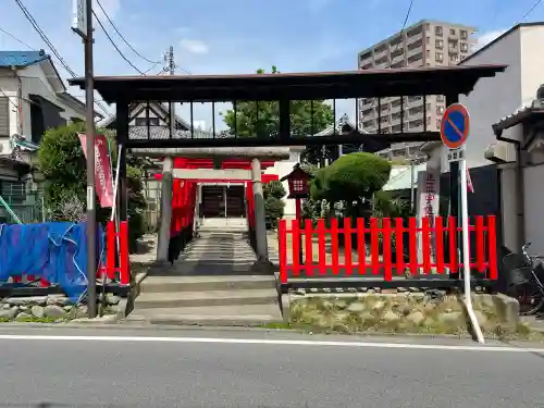 宇佐稲荷大明神の{uncategorized: "未分類", other: "その他", undefined: "問題あり", building: "その他建物", grave: "お墓", sacred_gate: "鳥居", guardian: "狛犬", statue: "像", buddha: "仏像", history: "歴史", nature: "自然", garden: "庭園", animal: "動物", pagoda: "塔", temizu: "手水舎", mountain_gate: "山門・神門", sanctuary: "本殿・本堂", subordinate: "末社・摂社", art: "芸術", scenery: "景色", jizo: "地蔵", ema: "絵馬", goshuin: "御朱印", omikuji: "おみくじ", items: "授与品その他", amulet: "お守り", goshuincho: "御朱印帳", eats: "食事", festival: "お祭り", votive_dance: "神楽", shichigosan: "七五三参", wedding: "結婚式", experience: "体験その他", initially: "初詣", around: "周辺", anti_infection: "感染症対策"}