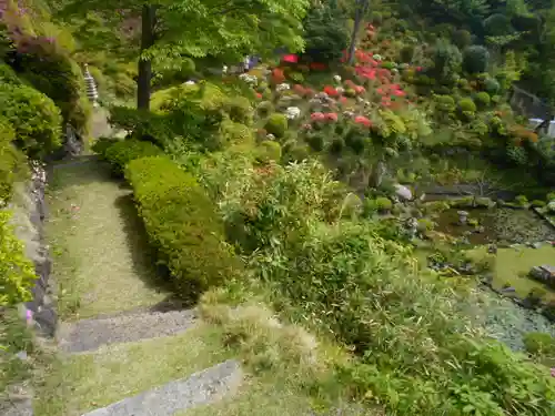 仏行寺（佛行寺）の庭園