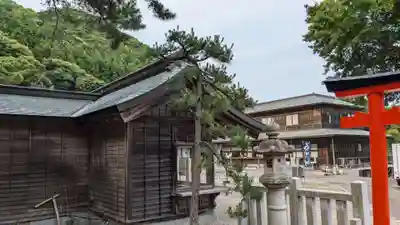 鶴若稲荷神社の自然