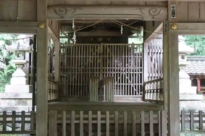 六所神社の本殿・本堂