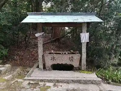 酒井神社の手水舎