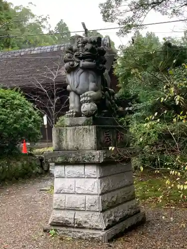 香取神宮の{uncategorized: "未分類", other: "その他", undefined: "問題あり", building: "その他建物", grave: "お墓", sacred_gate: "鳥居", guardian: "狛犬", statue: "像", buddha: "仏像", history: "歴史", nature: "自然", garden: "庭園", animal: "動物", pagoda: "塔", temizu: "手水舎", mountain_gate: "山門・神門", sanctuary: "本殿・本堂", subordinate: "末社・摂社", art: "芸術", scenery: "景色", jizo: "地蔵", ema: "絵馬", goshuin: "御朱印", omikuji: "おみくじ", items: "授与品その他", amulet: "お守り", goshuincho: "御朱印帳", eats: "食事", festival: "お祭り", votive_dance: "神楽", shichigosan: "七五三参", wedding: "結婚式", experience: "体験その他", initially: "初詣", around: "周辺", anti_infection: "感染症対策"}