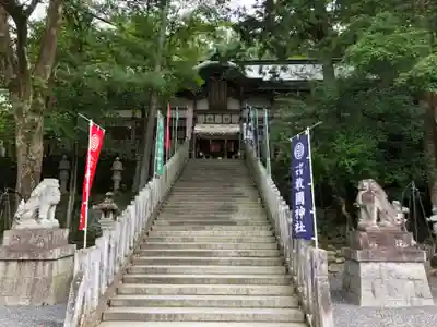 敢國神社の本殿・本堂
