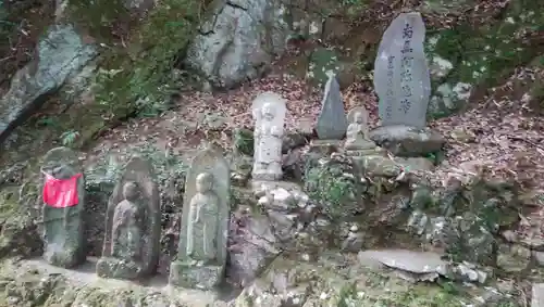 涅槃寺の地蔵