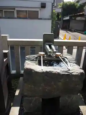 神楽坂若宮八幡神社の手水舎