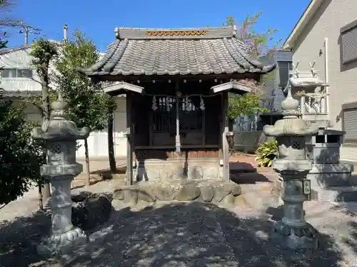 八幡神社の{uncategorized: "未分類", other: "その他", undefined: "問題あり", building: "その他建物", grave: "お墓", sacred_gate: "鳥居", guardian: "狛犬", statue: "像", buddha: "仏像", history: "歴史", nature: "自然", garden: "庭園", animal: "動物", pagoda: "塔", temizu: "手水舎", mountain_gate: "山門・神門", sanctuary: "本殿・本堂", subordinate: "末社・摂社", art: "芸術", scenery: "景色", jizo: "地蔵", ema: "絵馬", goshuin: "御朱印", omikuji: "おみくじ", items: "授与品その他", amulet: "お守り", goshuincho: "御朱印帳", eats: "食事", festival: "お祭り", votive_dance: "神楽", shichigosan: "七五三参", wedding: "結婚式", experience: "体験その他", initially: "初詣", around: "周辺", anti_infection: "感染症対策"}
