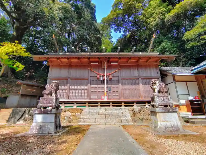 進雄神社(国府町)の本殿・本堂