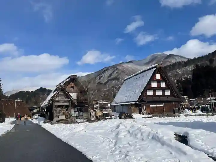 秋葉神社の{uncategorized: "未分類", other: "その他", undefined: "問題あり", building: "その他建物", grave: "お墓", sacred_gate: "鳥居", guardian: "狛犬", statue: "像", buddha: "仏像", history: "歴史", nature: "自然", garden: "庭園", animal: "動物", pagoda: "塔", temizu: "手水舎", mountain_gate: "山門・神門", sanctuary: "本殿・本堂", subordinate: "末社・摂社", art: "芸術", scenery: "景色", jizo: "地蔵", ema: "絵馬", goshuin: "御朱印", omikuji: "おみくじ", items: "授与品その他", amulet: "お守り", goshuincho: "御朱印帳", eats: "食事", festival: "お祭り", votive_dance: "神楽", shichigosan: "七五三参", wedding: "結婚式", experience: "体験その他", initially: "初詣", around: "周辺", anti_infection: "感染症対策"}
