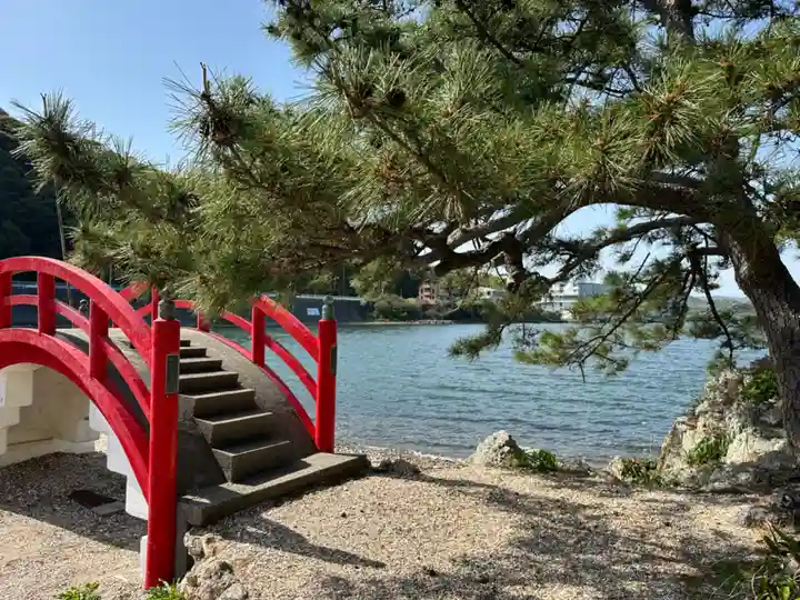 猪鼻湖神社(静岡県)