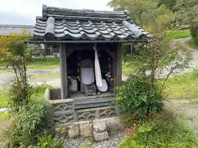 常光寺の{uncategorized: "未分類", other: "その他", undefined: "問題あり", building: "その他建物", grave: "お墓", sacred_gate: "鳥居", guardian: "狛犬", statue: "像", buddha: "仏像", history: "歴史", nature: "自然", garden: "庭園", animal: "動物", pagoda: "塔", temizu: "手水舎", mountain_gate: "山門・神門", sanctuary: "本殿・本堂", subordinate: "末社・摂社", art: "芸術", scenery: "景色", jizo: "地蔵", ema: "絵馬", goshuin: "御朱印", omikuji: "おみくじ", items: "授与品その他", amulet: "お守り", goshuincho: "御朱印帳", eats: "食事", festival: "お祭り", votive_dance: "神楽", shichigosan: "七五三参", wedding: "結婚式", experience: "体験その他", initially: "初詣", around: "周辺", anti_infection: "感染症対策"}