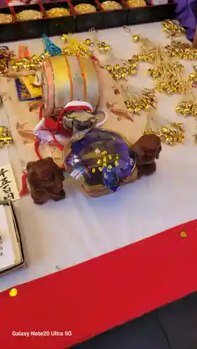 穴八幡宮の{uncategorized: "未分類", other: "その他", undefined: "問題あり", building: "その他建物", grave: "お墓", sacred_gate: "鳥居", guardian: "狛犬", statue: "像", buddha: "仏像", history: "歴史", nature: "自然", garden: "庭園", animal: "動物", pagoda: "塔", temizu: "手水舎", mountain_gate: "山門・神門", sanctuary: "本殿・本堂", subordinate: "末社・摂社", art: "芸術", scenery: "景色", jizo: "地蔵", ema: "絵馬", goshuin: "御朱印", omikuji: "おみくじ", items: "授与品その他", amulet: "お守り", goshuincho: "御朱印帳", eats: "食事", festival: "お祭り", votive_dance: "神楽", shichigosan: "七五三参", wedding: "結婚式", experience: "体験その他", initially: "初詣", around: "周辺", anti_infection: "感染症対策"}