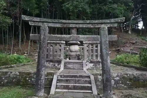 月照寺の鳥居