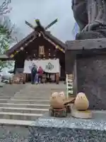札幌諏訪神社の像