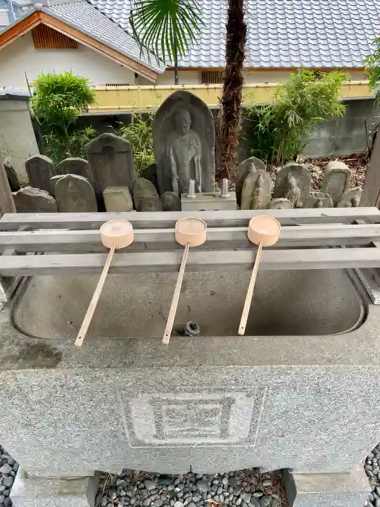 本乗寺の{uncategorized: "未分類", other: "その他", undefined: "問題あり", building: "その他建物", grave: "お墓", sacred_gate: "鳥居", guardian: "狛犬", statue: "像", buddha: "仏像", history: "歴史", nature: "自然", garden: "庭園", animal: "動物", pagoda: "塔", temizu: "手水舎", mountain_gate: "山門・神門", sanctuary: "本殿・本堂", subordinate: "末社・摂社", art: "芸術", scenery: "景色", jizo: "地蔵", ema: "絵馬", goshuin: "御朱印", omikuji: "おみくじ", items: "授与品その他", amulet: "お守り", goshuincho: "御朱印帳", eats: "食事", festival: "お祭り", votive_dance: "神楽", shichigosan: "七五三参", wedding: "結婚式", experience: "体験その他", initially: "初詣", around: "周辺", anti_infection: "感染症対策"}