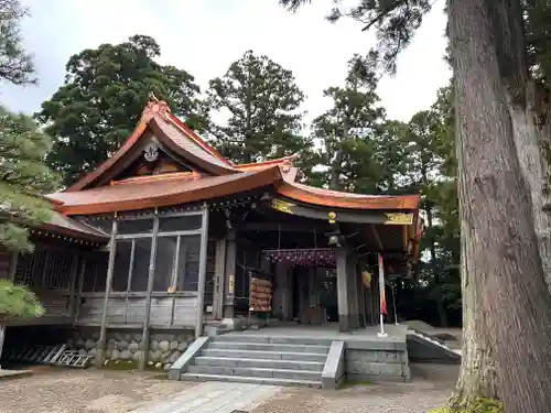 越中一宮 髙瀬神社の本殿