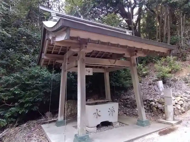 進雄社の手水舎