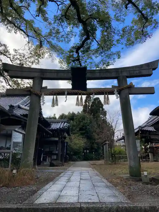 新熊野神社の鳥居