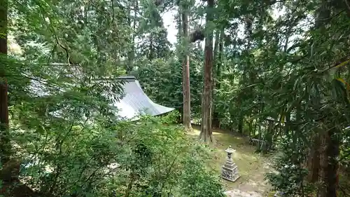 安波賀春日神社の建物その他