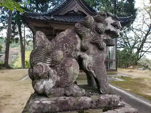 宇志多気社の狛犬