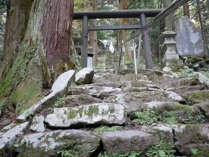 軍刀利神社のその他建物
