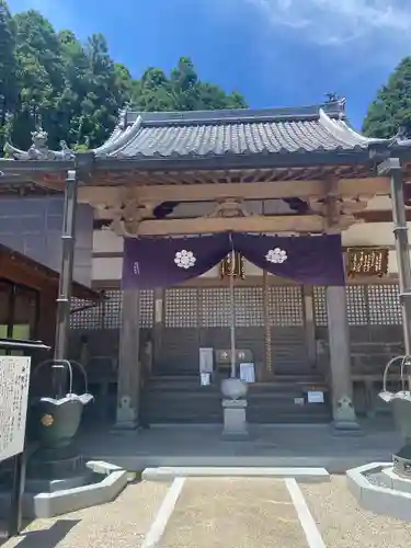 無動寺の本殿・本堂