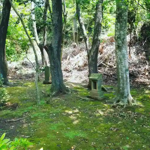 稲荷神社の庭園