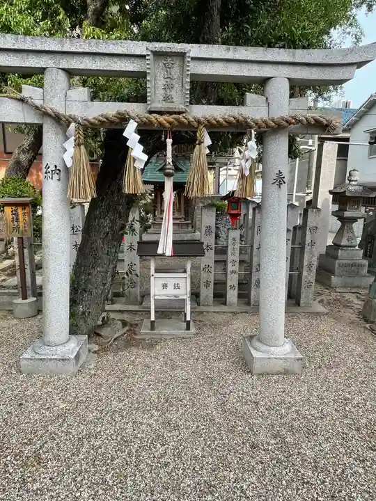 保利神社の末社・摂社