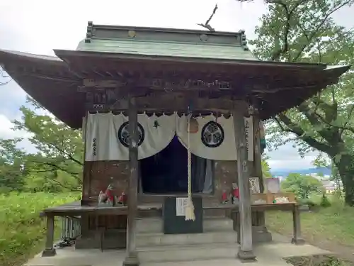 鶴ケ城稲荷神社の本殿・本堂