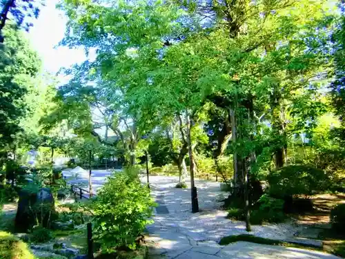 月山寺の庭園