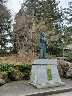 上杉神社の{uncategorized: "未分類", other: "その他", undefined: "問題あり", building: "その他建物", grave: "お墓", sacred_gate: "鳥居", guardian: "狛犬", statue: "像", buddha: "仏像", history: "歴史", nature: "自然", garden: "庭園", animal: "動物", pagoda: "塔", temizu: "手水舎", mountain_gate: "山門・神門", sanctuary: "本殿・本堂", subordinate: "末社・摂社", art: "芸術", scenery: "景色", jizo: "地蔵", ema: "絵馬", goshuin: "御朱印", omikuji: "おみくじ", items: "授与品その他", amulet: "お守り", goshuincho: "御朱印帳", eats: "食事", festival: "お祭り", votive_dance: "神楽", shichigosan: "七五三参", wedding: "結婚式", experience: "体験その他", initially: "初詣", around: "周辺", anti_infection: "感染症対策"}