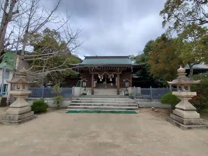熊内八幡神社の本殿・本堂