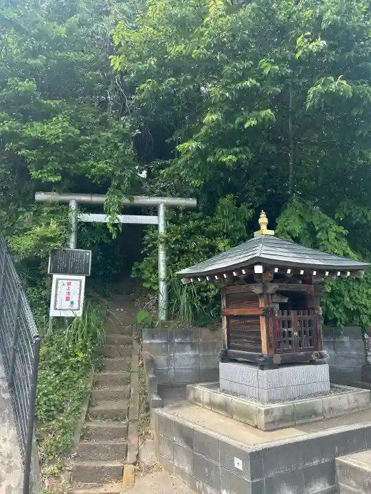 宇津貫毘沙門天の{uncategorized: "未分類", other: "その他", undefined: "問題あり", building: "その他建物", grave: "お墓", sacred_gate: "鳥居", guardian: "狛犬", statue: "像", buddha: "仏像", history: "歴史", nature: "自然", garden: "庭園", animal: "動物", pagoda: "塔", temizu: "手水舎", mountain_gate: "山門・神門", sanctuary: "本殿・本堂", subordinate: "末社・摂社", art: "芸術", scenery: "景色", jizo: "地蔵", ema: "絵馬", goshuin: "御朱印", omikuji: "おみくじ", items: "授与品その他", amulet: "お守り", goshuincho: "御朱印帳", eats: "食事", festival: "お祭り", votive_dance: "神楽", shichigosan: "七五三参", wedding: "結婚式", experience: "体験その他", initially: "初詣", around: "周辺", anti_infection: "感染症対策"}