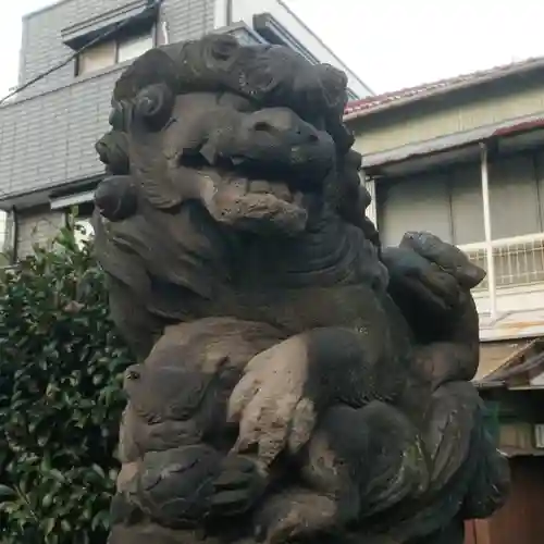 利田神社の狛犬