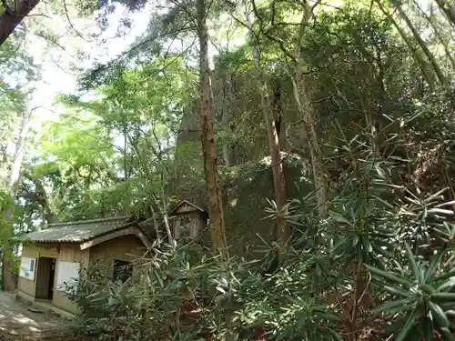 立岩神社の建物その他