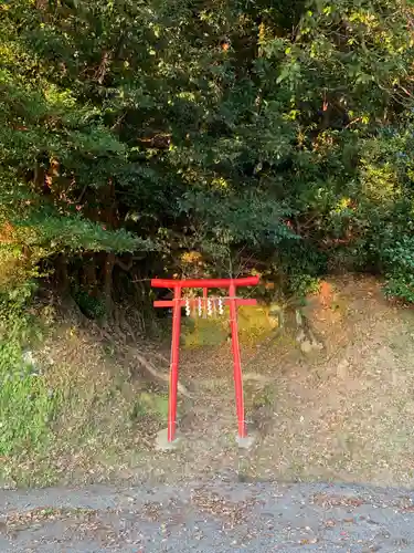 神社（名称不明）の鳥居