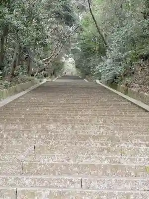 豊国廟（豊国神社飛地境内）の{uncategorized: "未分類", other: "その他", undefined: "問題あり", building: "その他建物", grave: "お墓", sacred_gate: "鳥居", guardian: "狛犬", statue: "像", buddha: "仏像", history: "歴史", nature: "自然", garden: "庭園", animal: "動物", pagoda: "塔", temizu: "手水舎", mountain_gate: "山門・神門", sanctuary: "本殿・本堂", subordinate: "末社・摂社", art: "芸術", scenery: "景色", jizo: "地蔵", ema: "絵馬", goshuin: "御朱印", omikuji: "おみくじ", items: "授与品その他", amulet: "お守り", goshuincho: "御朱印帳", eats: "食事", festival: "お祭り", votive_dance: "神楽", shichigosan: "七五三参", wedding: "結婚式", experience: "体験その他", initially: "初詣", around: "周辺", anti_infection: "感染症対策"}