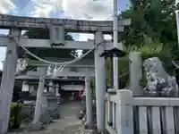 白蛇辨財天の鳥居