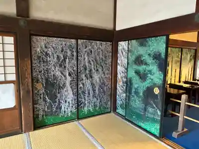 醍醐寺の{uncategorized: "未分類", other: "その他", undefined: "問題あり", building: "その他建物", grave: "お墓", sacred_gate: "鳥居", guardian: "狛犬", statue: "像", buddha: "仏像", history: "歴史", nature: "自然", garden: "庭園", animal: "動物", pagoda: "塔", temizu: "手水舎", mountain_gate: "山門・神門", sanctuary: "本殿・本堂", subordinate: "末社・摂社", art: "芸術", scenery: "景色", jizo: "地蔵", ema: "絵馬", goshuin: "御朱印", omikuji: "おみくじ", items: "授与品その他", amulet: "お守り", goshuincho: "御朱印帳", eats: "食事", festival: "お祭り", votive_dance: "神楽", shichigosan: "七五三参", wedding: "結婚式", experience: "体験その他", initially: "初詣", around: "周辺", anti_infection: "感染症対策"}