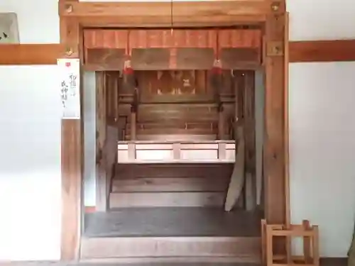 白山社の本殿・本堂