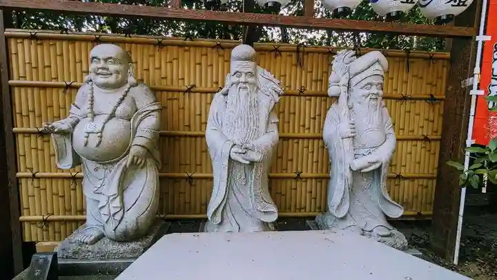 中野沼袋氷川神社の像