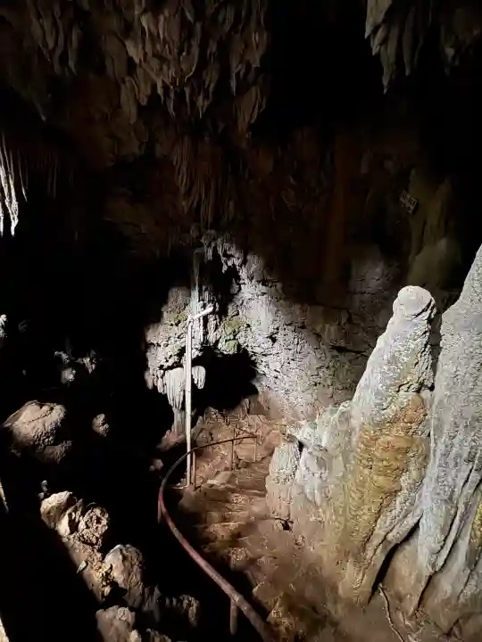 金武宮の{uncategorized: "未分類", other: "その他", undefined: "問題あり", building: "その他建物", grave: "お墓", sacred_gate: "鳥居", guardian: "狛犬", statue: "像", buddha: "仏像", history: "歴史", nature: "自然", garden: "庭園", animal: "動物", pagoda: "塔", temizu: "手水舎", mountain_gate: "山門・神門", sanctuary: "本殿・本堂", subordinate: "末社・摂社", art: "芸術", scenery: "景色", jizo: "地蔵", ema: "絵馬", goshuin: "御朱印", omikuji: "おみくじ", items: "授与品その他", amulet: "お守り", goshuincho: "御朱印帳", eats: "食事", festival: "お祭り", votive_dance: "神楽", shichigosan: "七五三参", wedding: "結婚式", experience: "体験その他", initially: "初詣", around: "周辺", anti_infection: "感染症対策"}