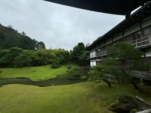 建長寺の{uncategorized: "未分類", other: "その他", undefined: "問題あり", building: "その他建物", grave: "お墓", sacred_gate: "鳥居", guardian: "狛犬", statue: "像", buddha: "仏像", history: "歴史", nature: "自然", garden: "庭園", animal: "動物", pagoda: "塔", temizu: "手水舎", mountain_gate: "山門・神門", sanctuary: "本殿・本堂", subordinate: "末社・摂社", art: "芸術", scenery: "景色", jizo: "地蔵", ema: "絵馬", goshuin: "御朱印", omikuji: "おみくじ", items: "授与品その他", amulet: "お守り", goshuincho: "御朱印帳", eats: "食事", festival: "お祭り", votive_dance: "神楽", shichigosan: "七五三参", wedding: "結婚式", experience: "体験その他", initially: "初詣", around: "周辺", anti_infection: "感染症対策"}