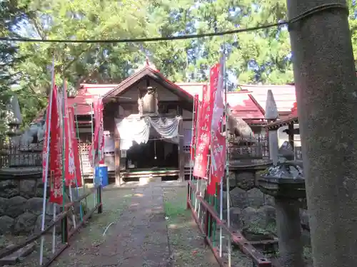 片山稲荷神社の本殿